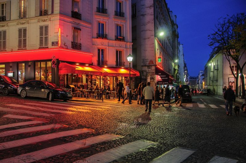 O charmoso bairro de Montmartre, em Paris, na França, rouba a cena ao lado de Audrey Tautou em "O Fabuloso Destino de Amélie Poulain" (2001)