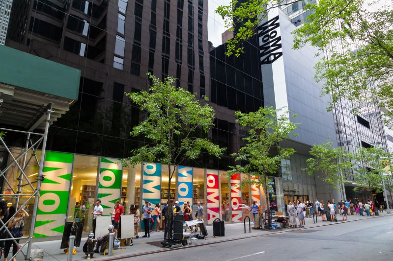 Apelidado de MoMA, o Museum of Modern Arts de Nova York, nos Estados Unidos, é um dos mais emblemáticos do mundo. Em seus corredores estão as obras Pop Art mais famosas de Andy Warhol
