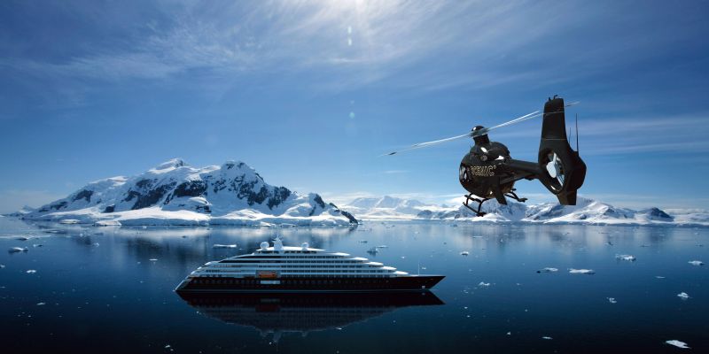 Conheça a Antártida a bordo de um iate