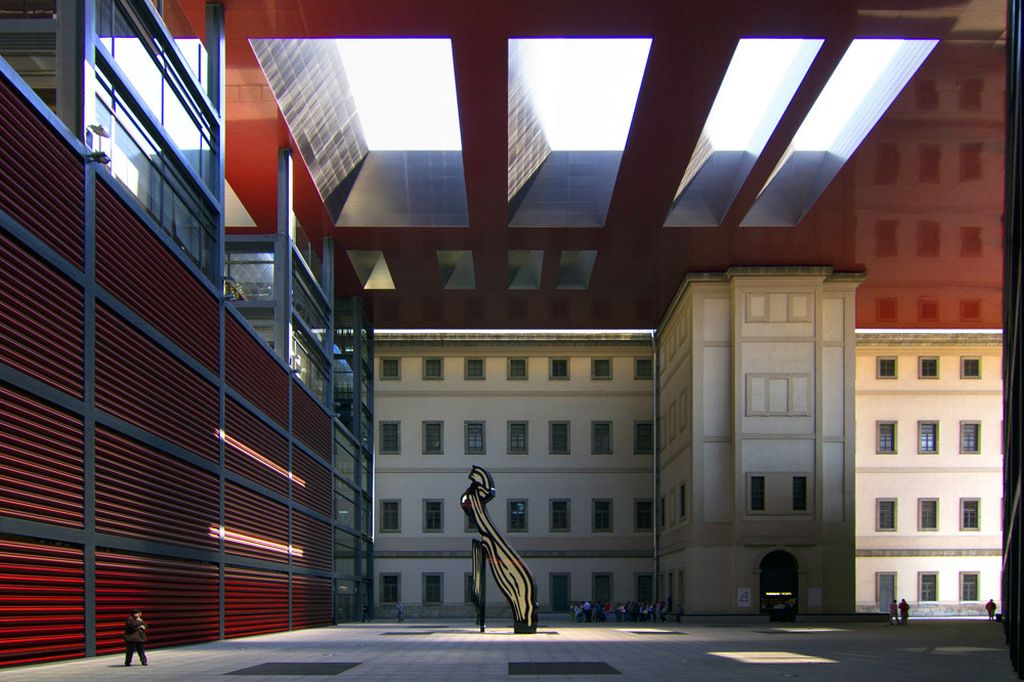 O Museu Nacional Centro de Arte Reina Sofia também é uma boa opção para quem vai a Madri, na Espanha. A atração mais procurada do local é o quadro Guernica, de Pablo Picasso