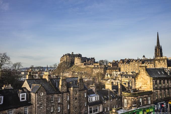 Views of Edinburgh Castle from rooftop restaurant above the National Museum of Scotland.