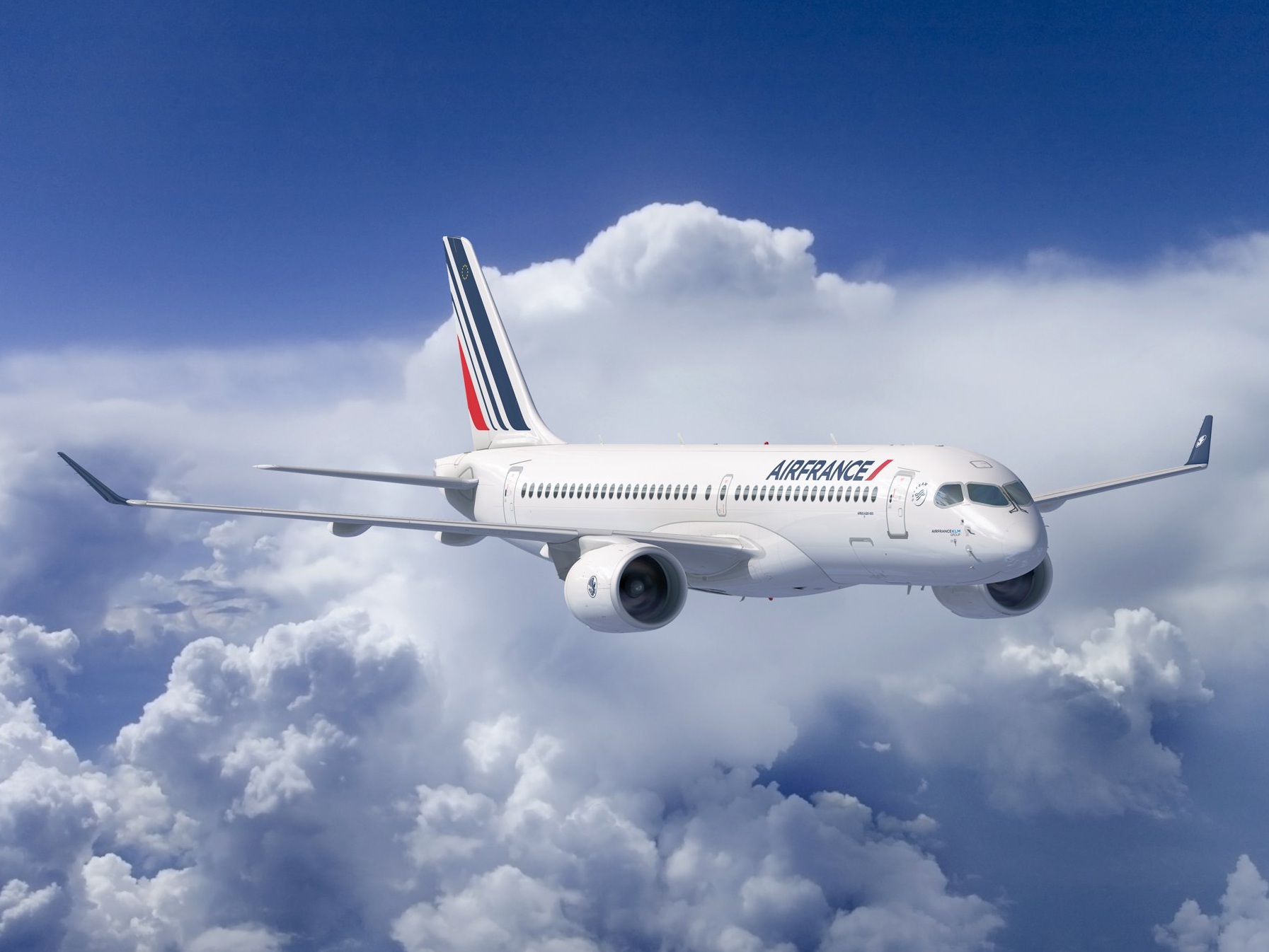 Air France-KLM torna obrigatório o uso de máscaras em aviões