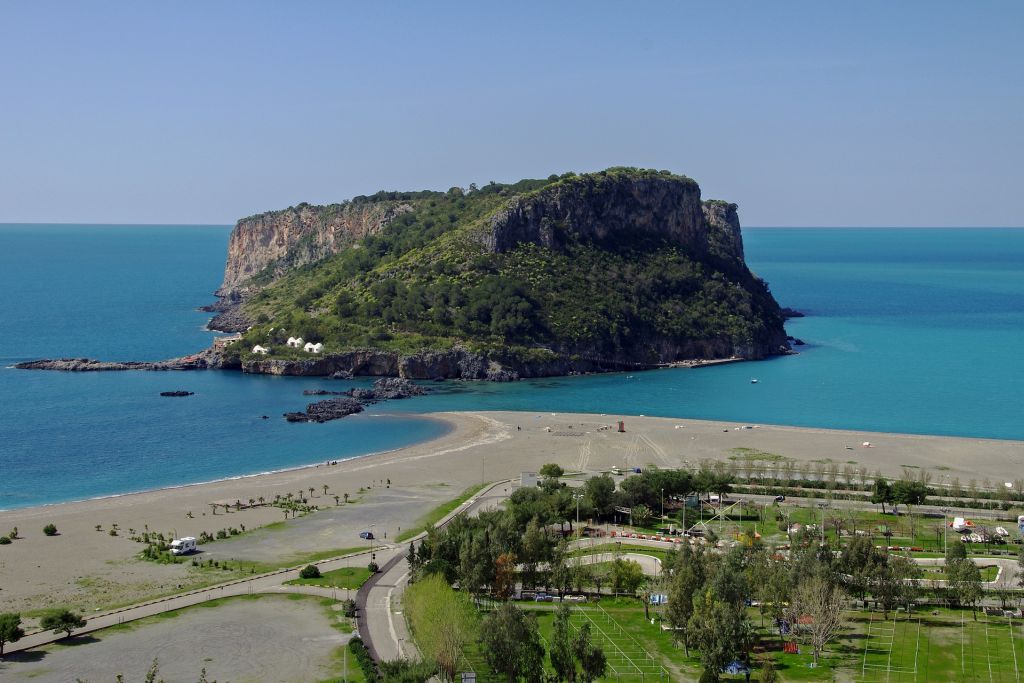 Conheça 15 praias da Itália para aproveitar com a família