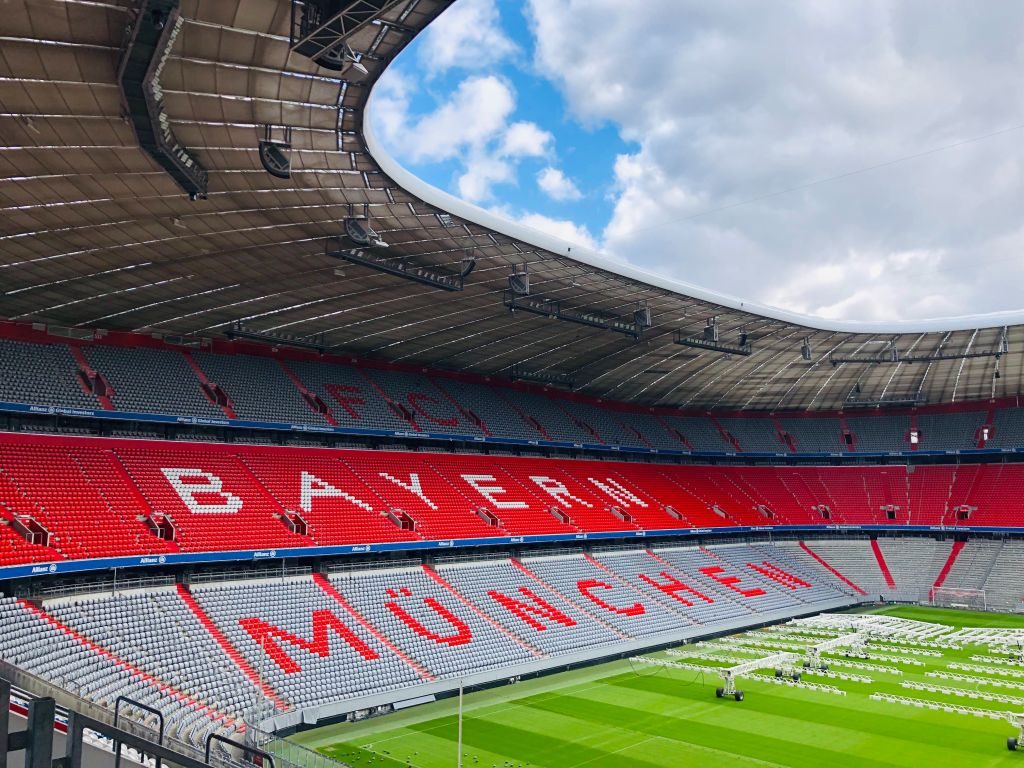 Allianz Arena - Munique, Alemanha | Foto de Saurav Rastogi no Unsplash
