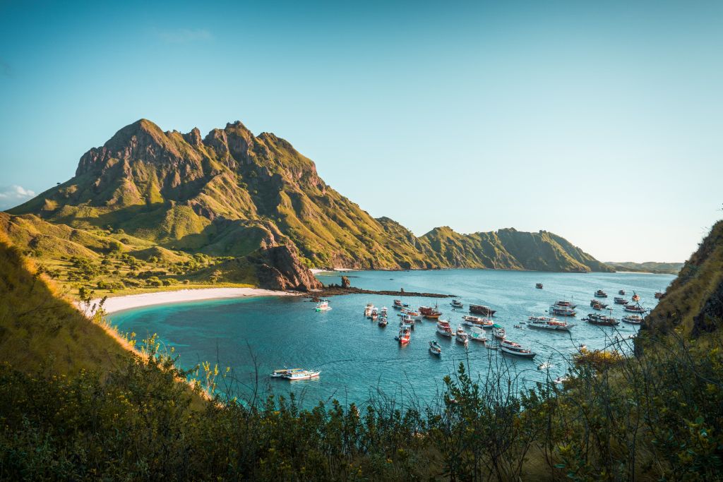 Praias, vulcões, selvas e mais; fotos incríveis mostram as belezas da Indonésia 