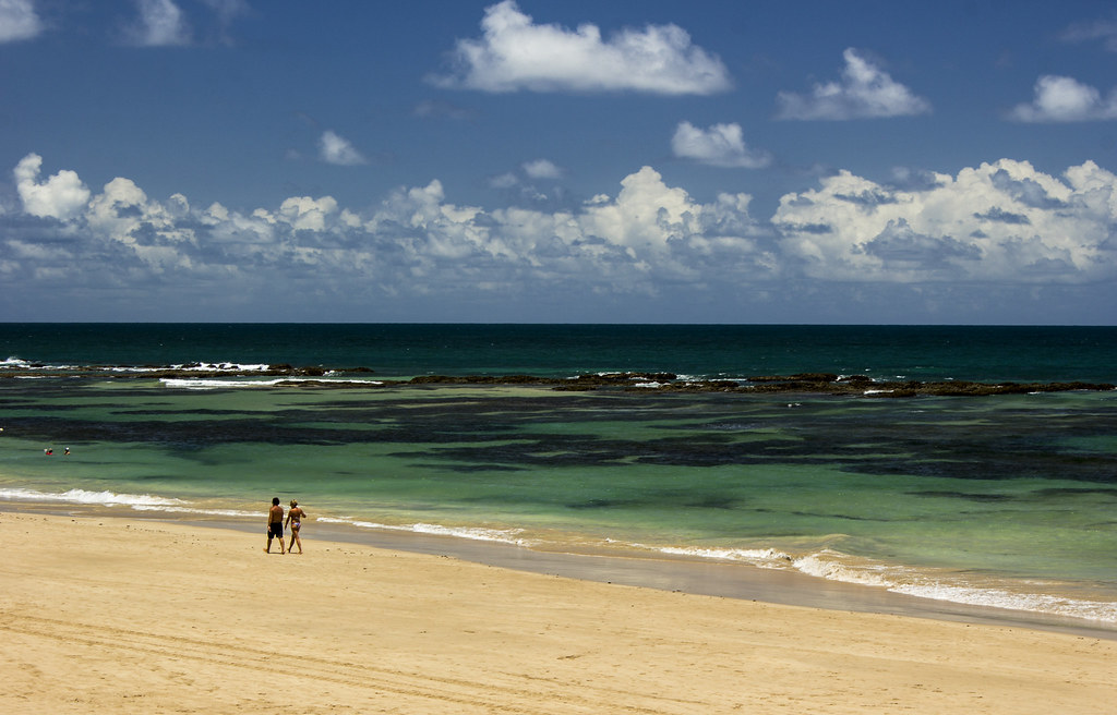 Porto de Galinhas é uma praia localizada no estado de Pernambuco, no Nordeste brasileiro 