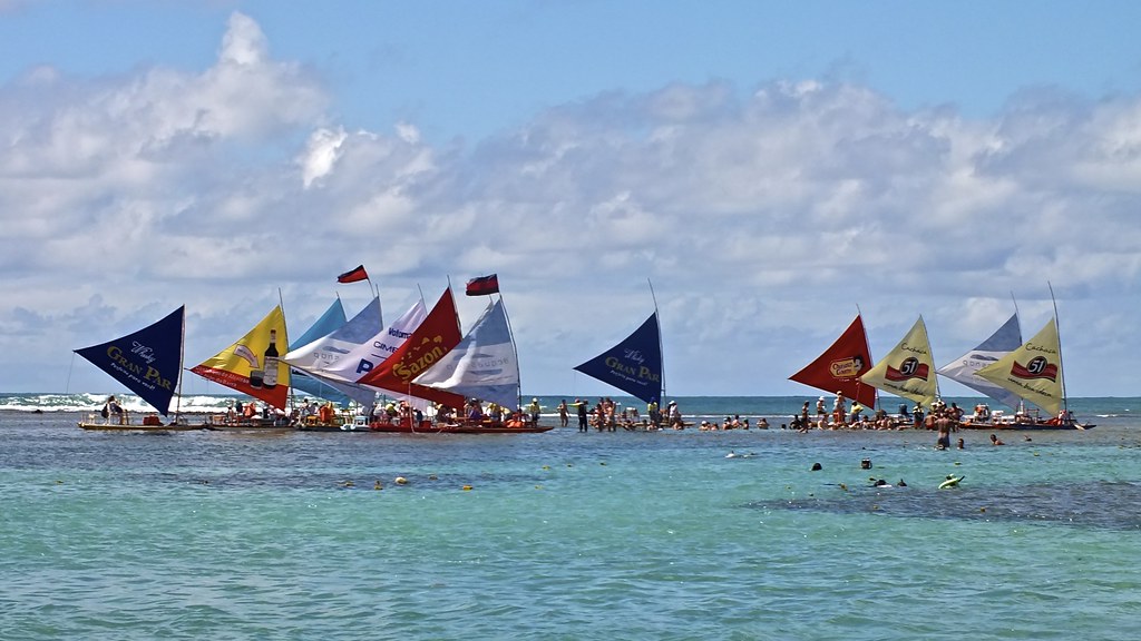 Porto de Galinhas é uma praia localizada no estado de Pernambuco, no Nordeste brasileiro 
