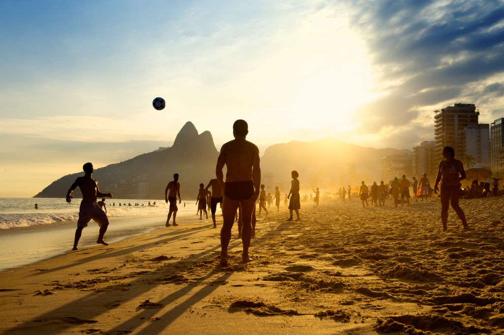 Veja as melhores cidades brasileiras para conhecer pessoas